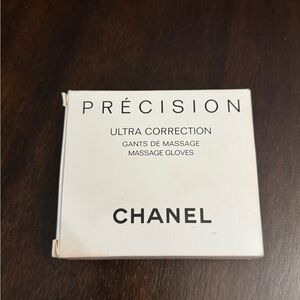 Chanel Ultra Precision Massage Gloves